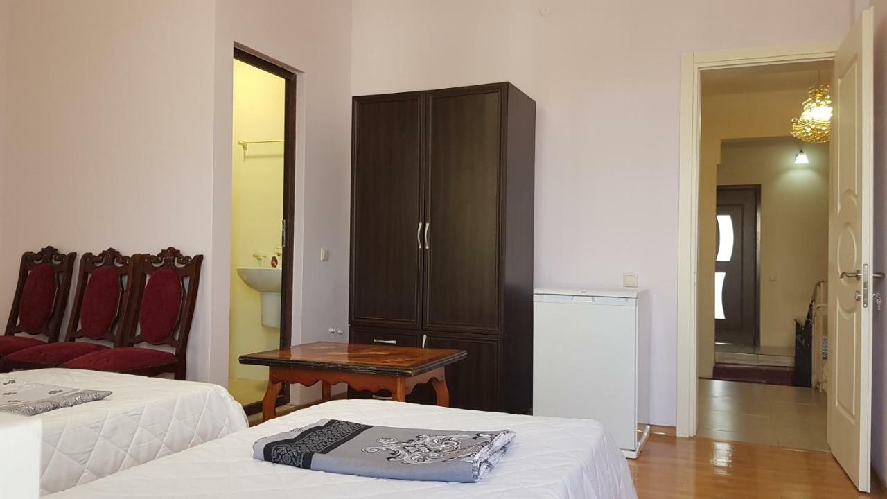 Guest House Luka บาทูมิ ภายนอก รูปภาพ